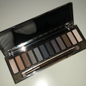 **Naked Smoky Palette NWOT**